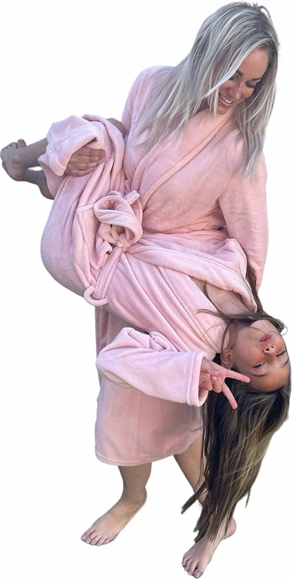 Relax Company Kinderbadjas Fleece - Oudroze - Meisjes Ochtendjas Maat 134/140 5 Relax Company Kinderbadjas Fleece - Oudroze - Meisjes Ochtendjas Maat 134/140 - Afbeelding 3