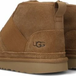 UGG Neumel Ii Graphic Instappers - Jongens - Camel - Maat 38 -Nike winkel 550x330 1