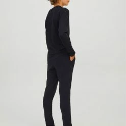 JACK & JONES JUNIOR JACK&JONES JUNIOR JACAXEL LS TEE AND PANTS LW SET JNR Jongens Pyjamaset - Maat 152 -Nike winkel 550x550 313